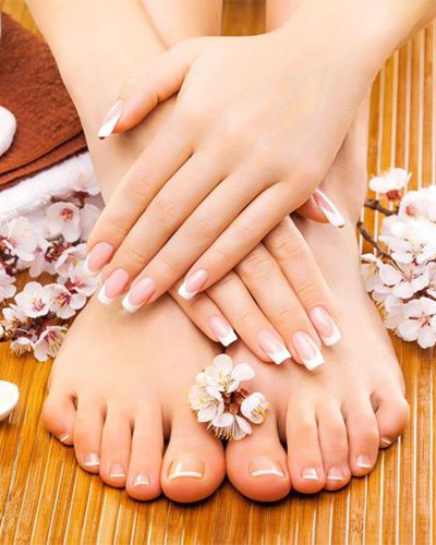 Manicure : Mani / Pedi combo
